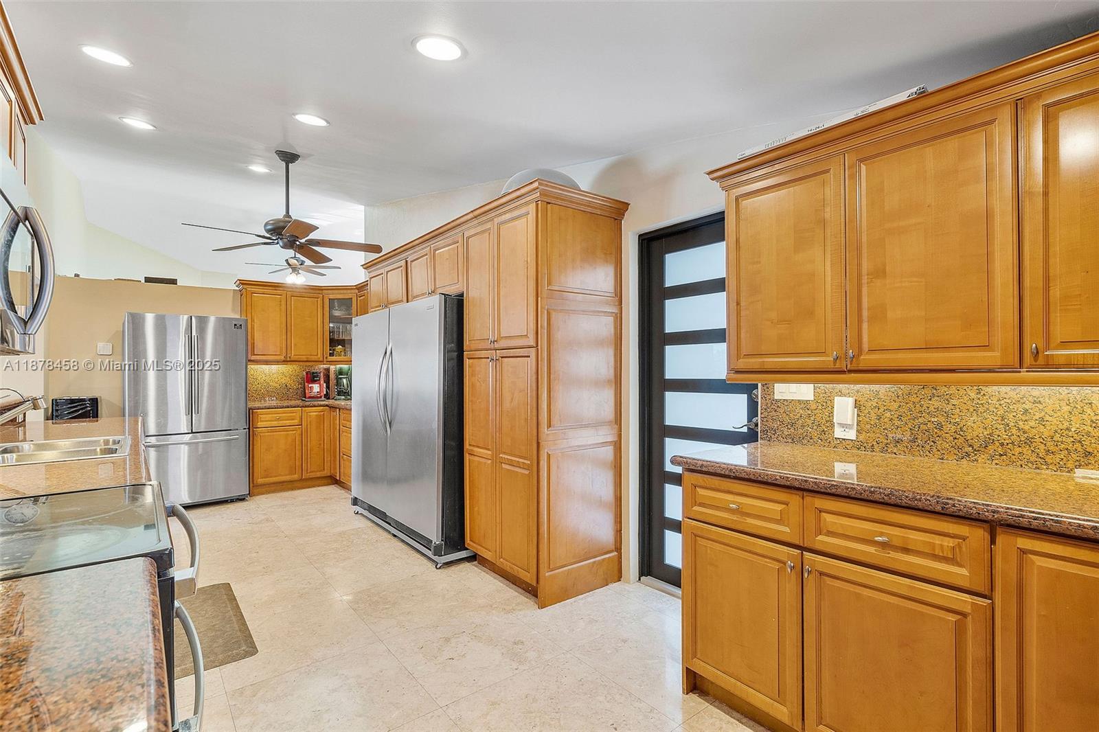 ENCHANTED LAKE - Residential