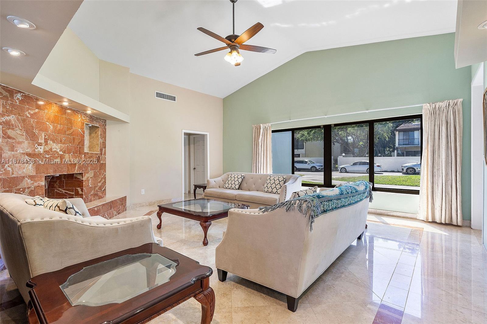 ENCHANTED LAKE - Residential