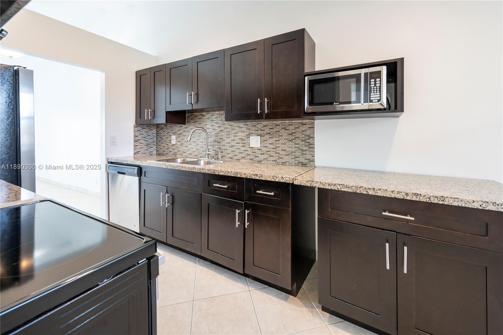 WELLEBY SHORES CONDOMINIUM - Residential Lease