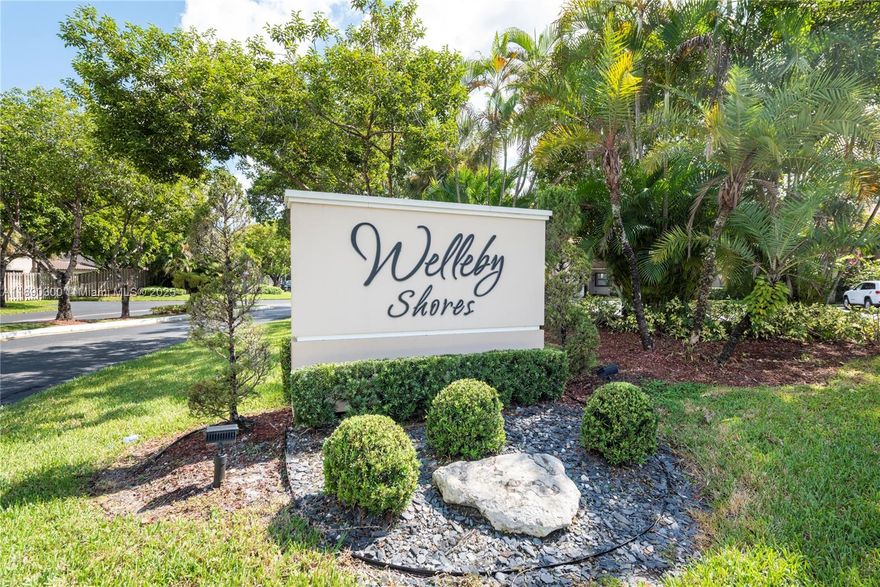 Location, Convenience, and Comfort!
Beautiful 2-bedroom, 2-bathroom condo nestled in the heart of Sunrise. This spacious unit features vaulted ceilings, in-unit laundry, and a screened balcony overlooking a serene lake—perfect for morning coffee or evening relaxation.
Pet-friendly community (with restrictions) and ample guest parking available. Ideally situated near major highways, Sawgrass Mills Mall, Sunrise Fire and Police Departments, and a variety of shopping plazas. Zoned for highly rated schools including Franklyn Academy and others nearby.
Whether you’re commuting, shopping, or enjoying local amenities, this condo offers the perfect blend of accessibility and tranquility. Schedule your showing today and make it yours!