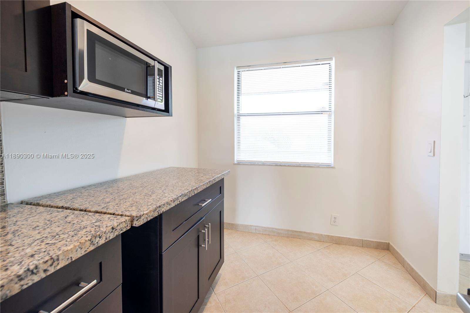WELLEBY SHORES CONDOMINIUM - Residential Lease