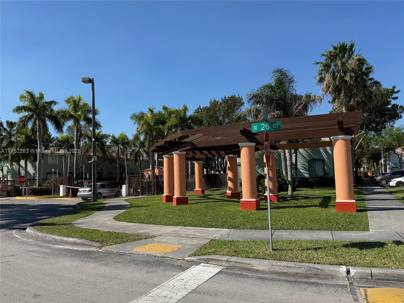 SHOMA TOWNHOMES AT KEYSCO - Residential