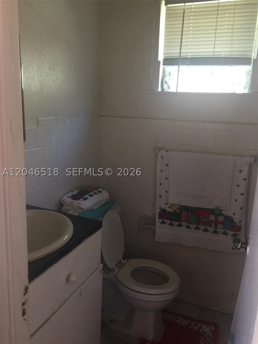 Photo of 22 SW 11th St, Dania Beach, FL 33004 (MLS # A12046518)