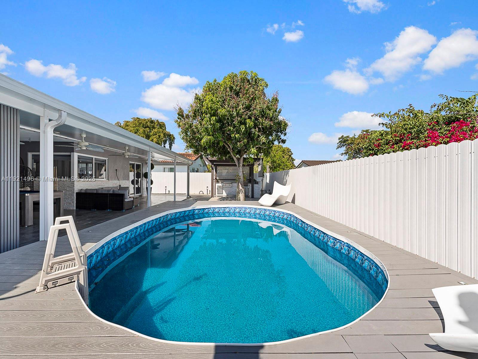 MIAMI LAKES SEC 4 - Residential