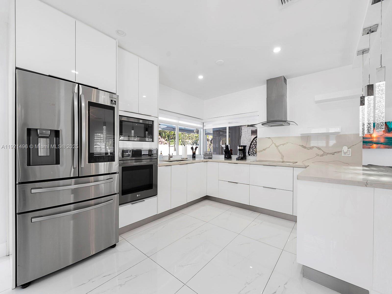 MIAMI LAKES SEC 4 - Residential