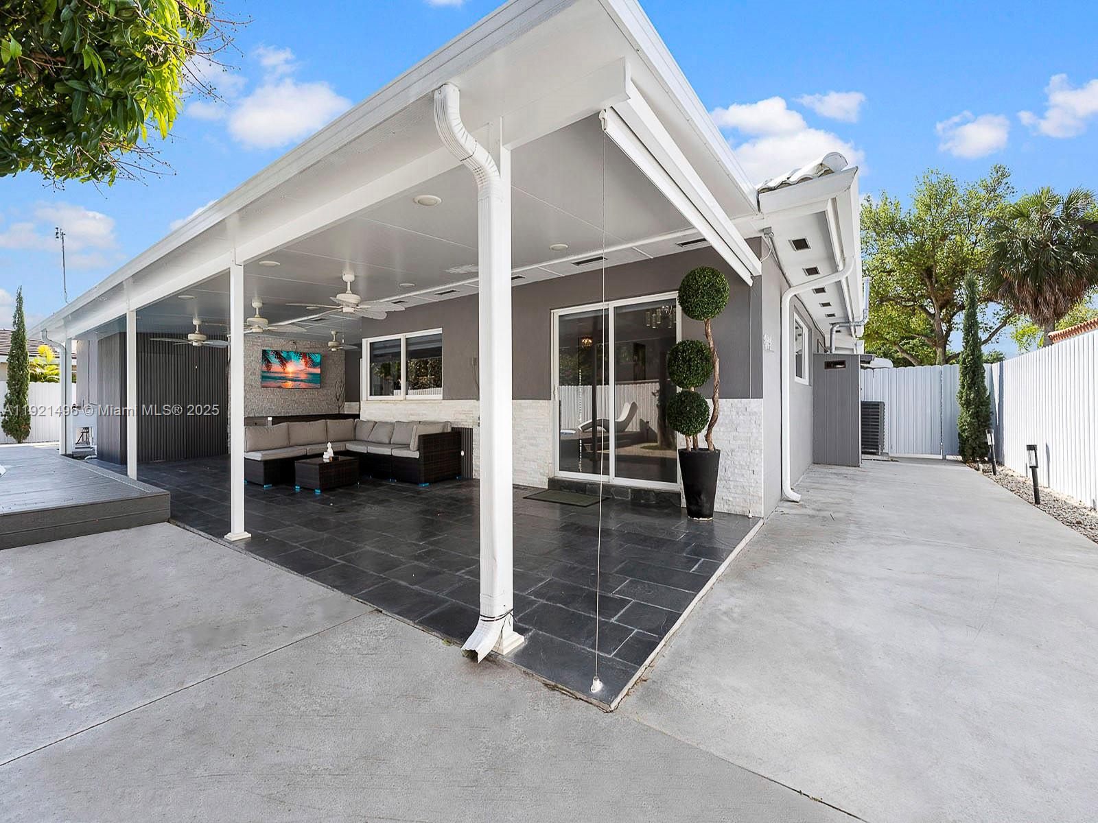 MIAMI LAKES SEC 4 - Residential