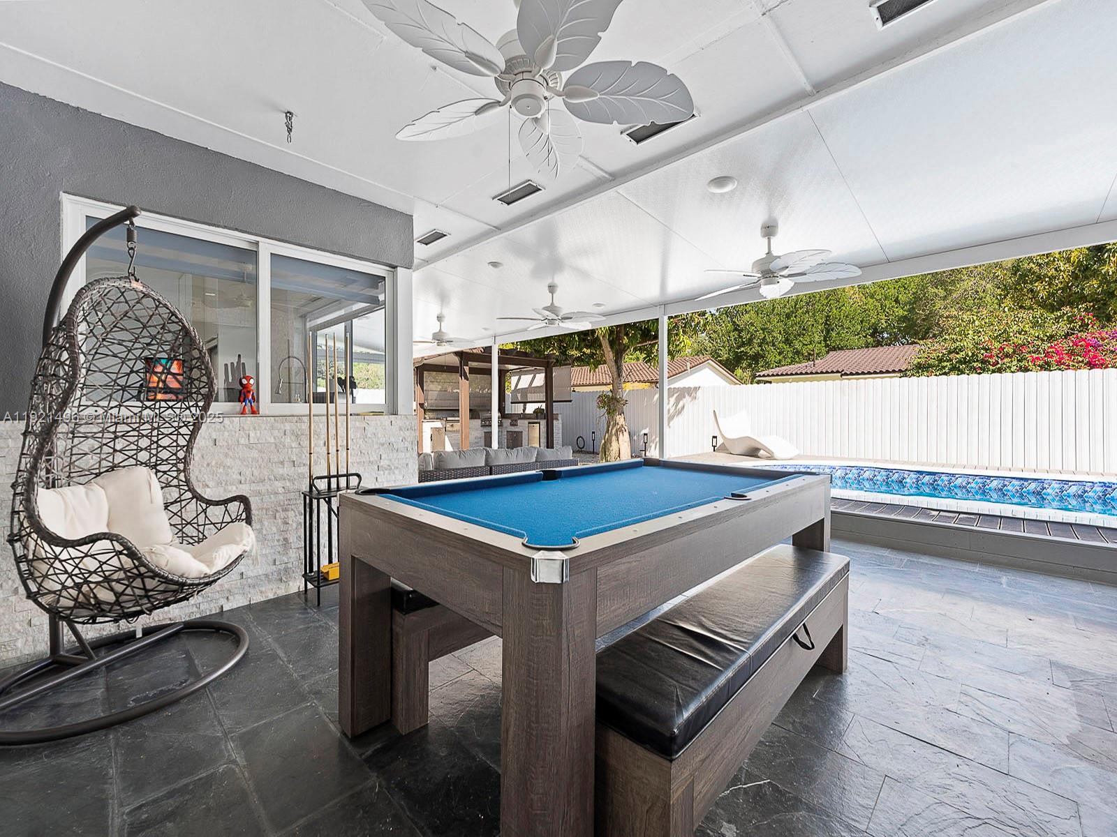 MIAMI LAKES SEC 4 - Residential