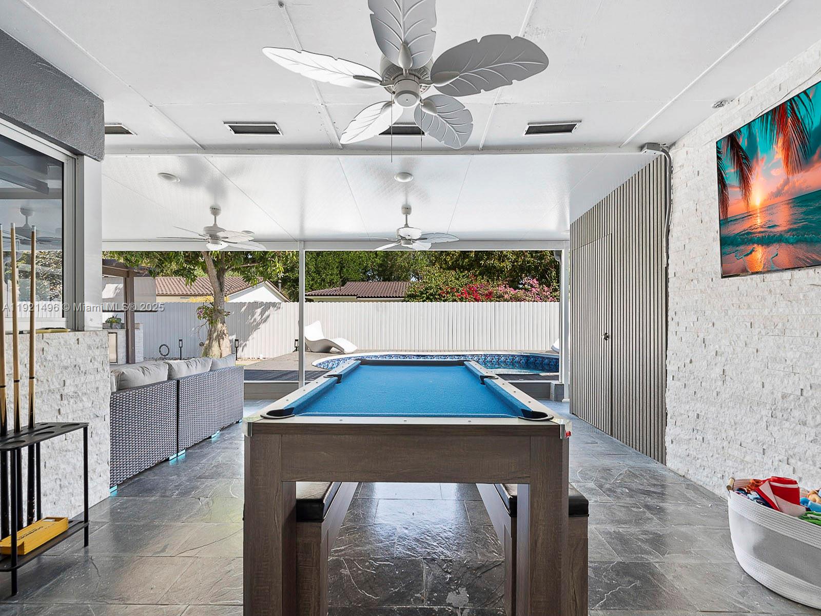 MIAMI LAKES SEC 4 - Residential