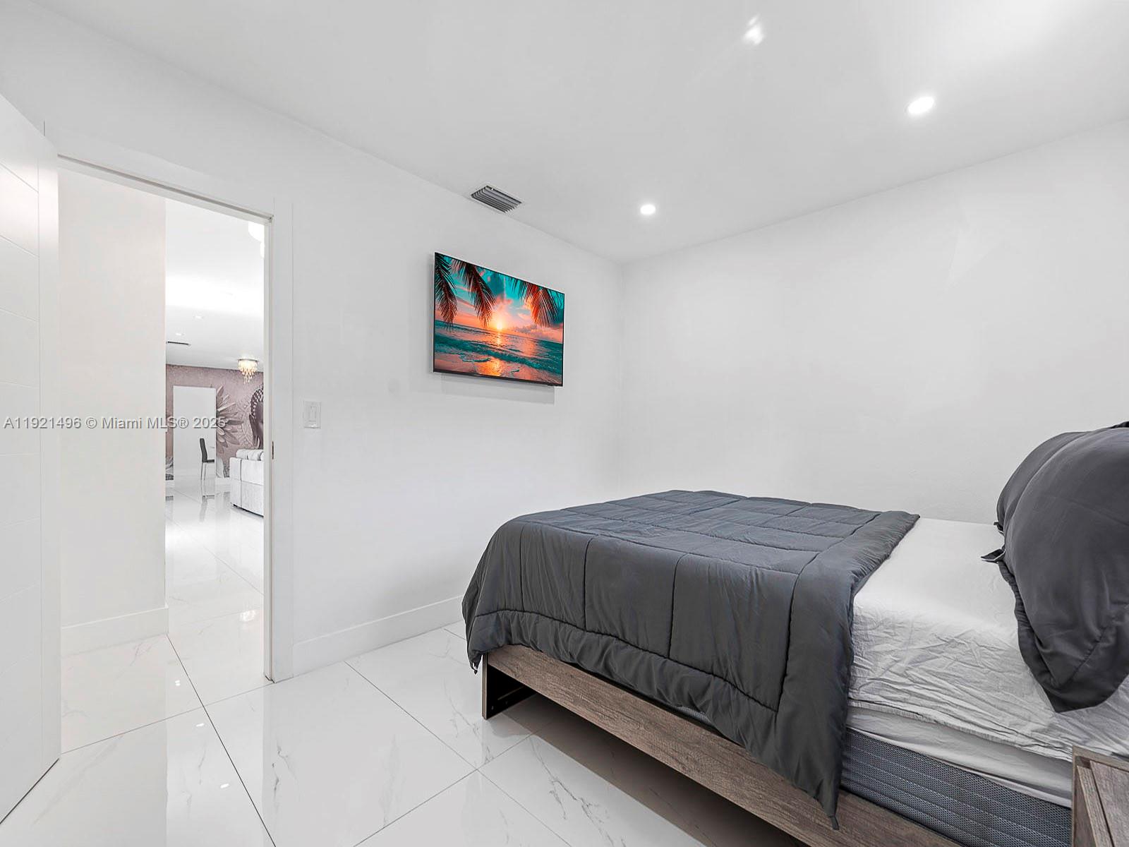 MIAMI LAKES SEC 4 - Residential