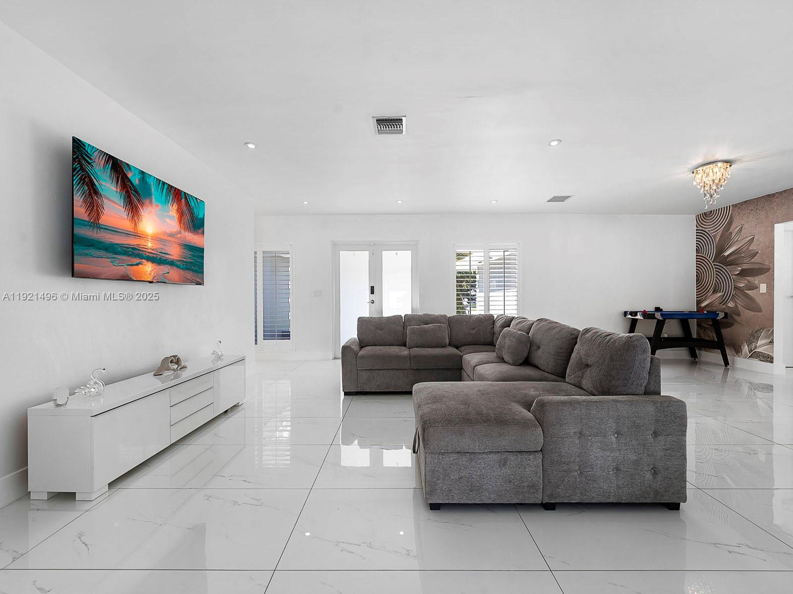 MIAMI LAKES SEC 4 - Residential