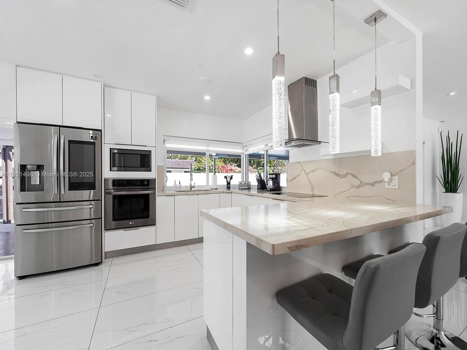 MIAMI LAKES SEC 4 - Residential