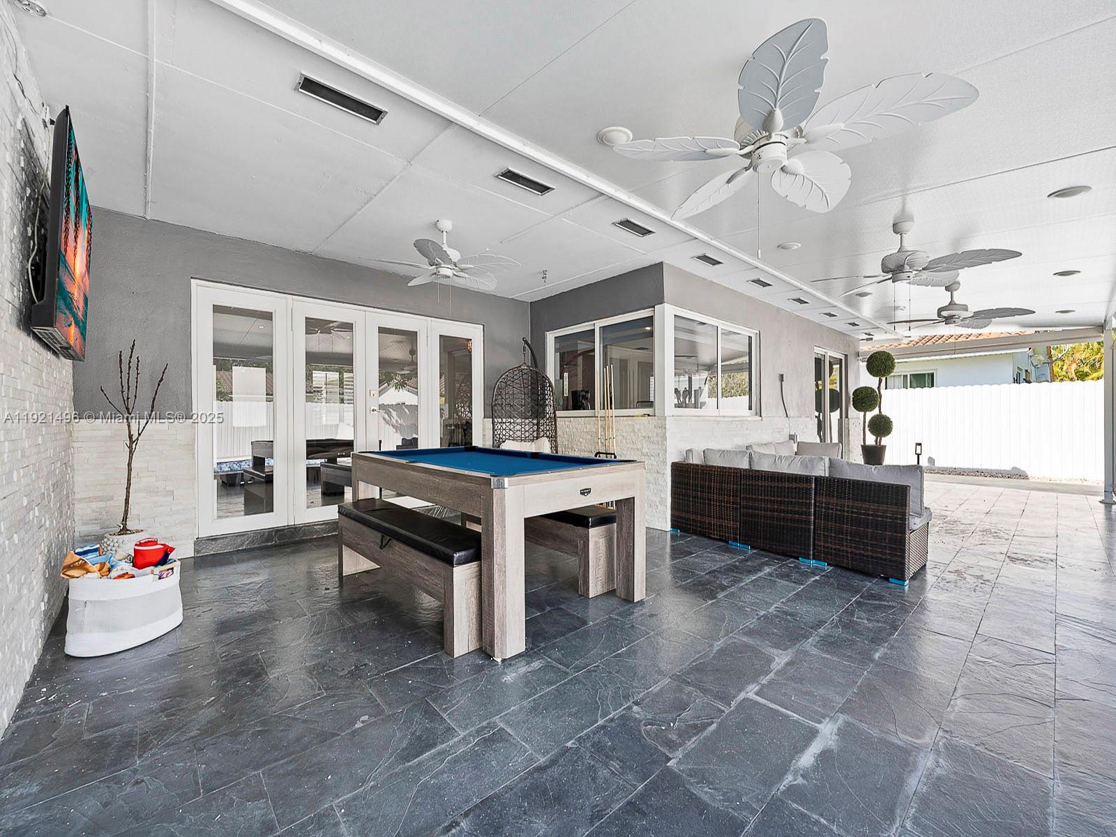 MIAMI LAKES SEC 4 - Residential