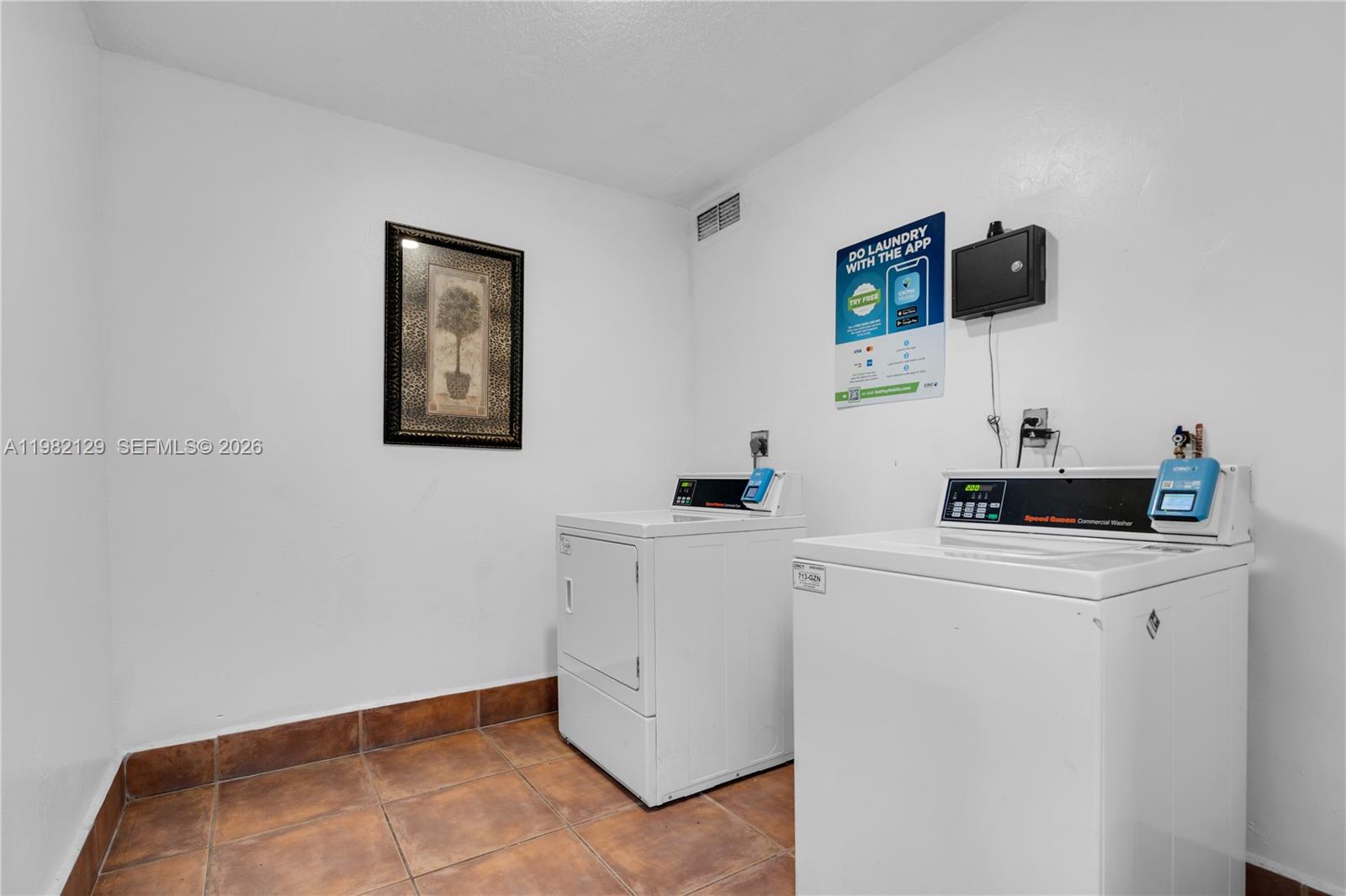 DADELAND PLACE CONDO - Residential