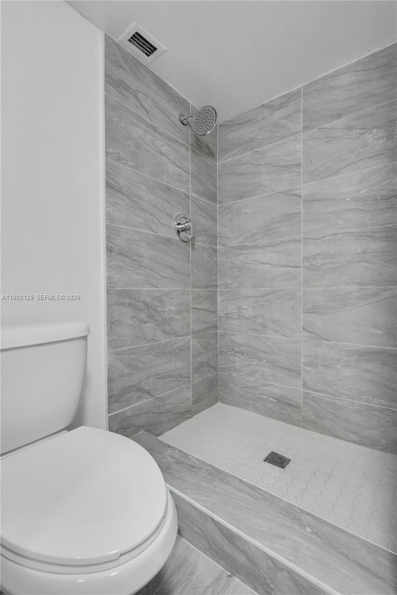 DADELAND PLACE CONDO - Residential