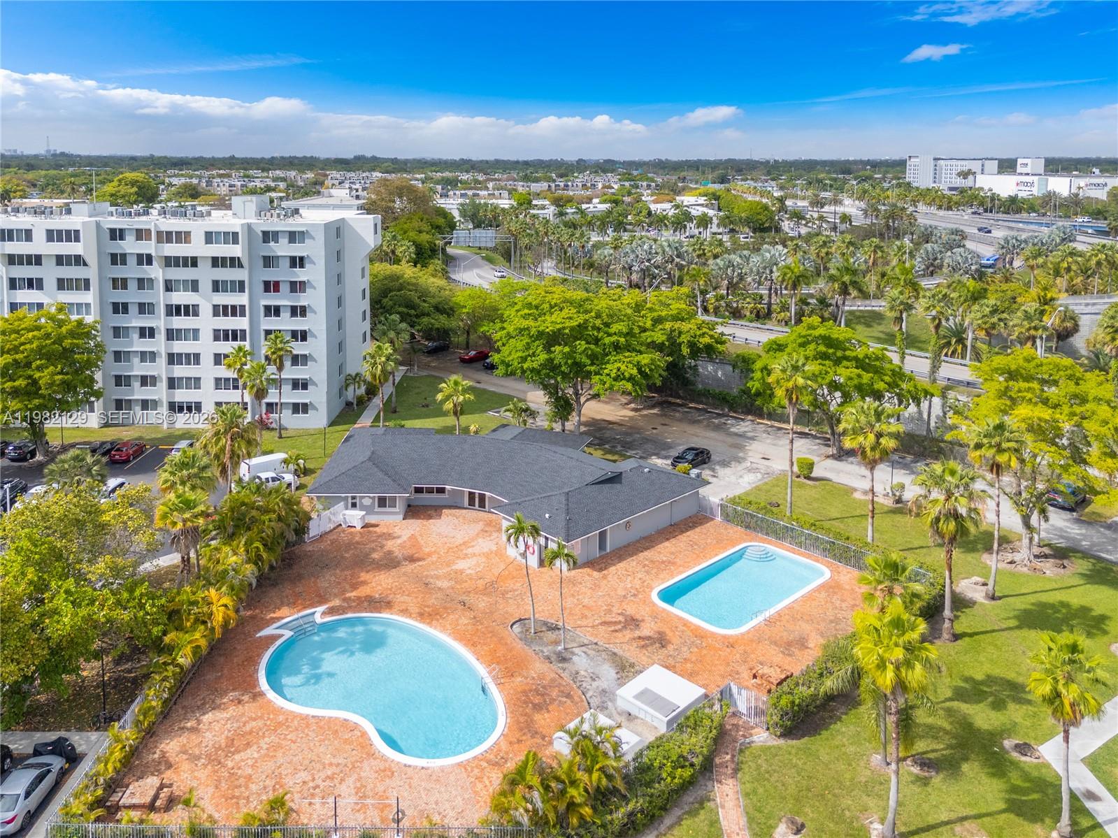 DADELAND PLACE CONDO - Residential