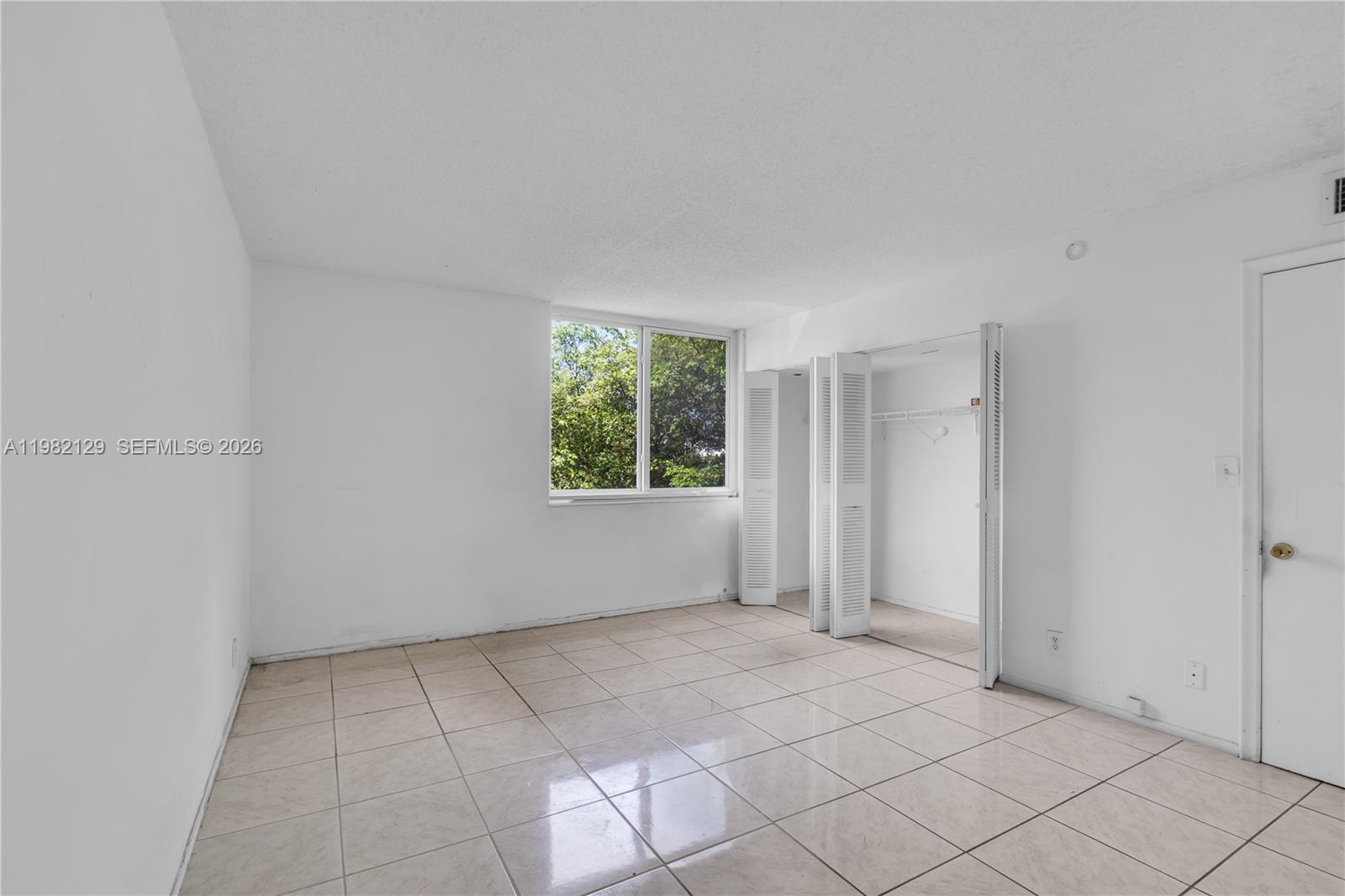 DADELAND PLACE CONDO - Residential