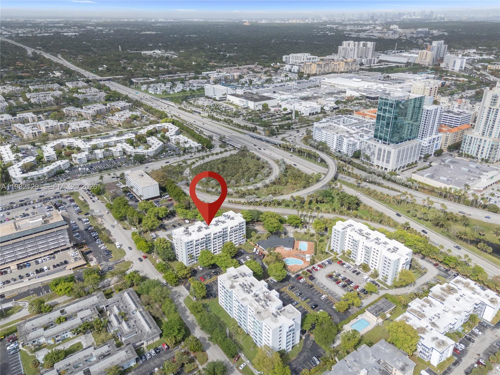 DADELAND PLACE CONDO - Residential