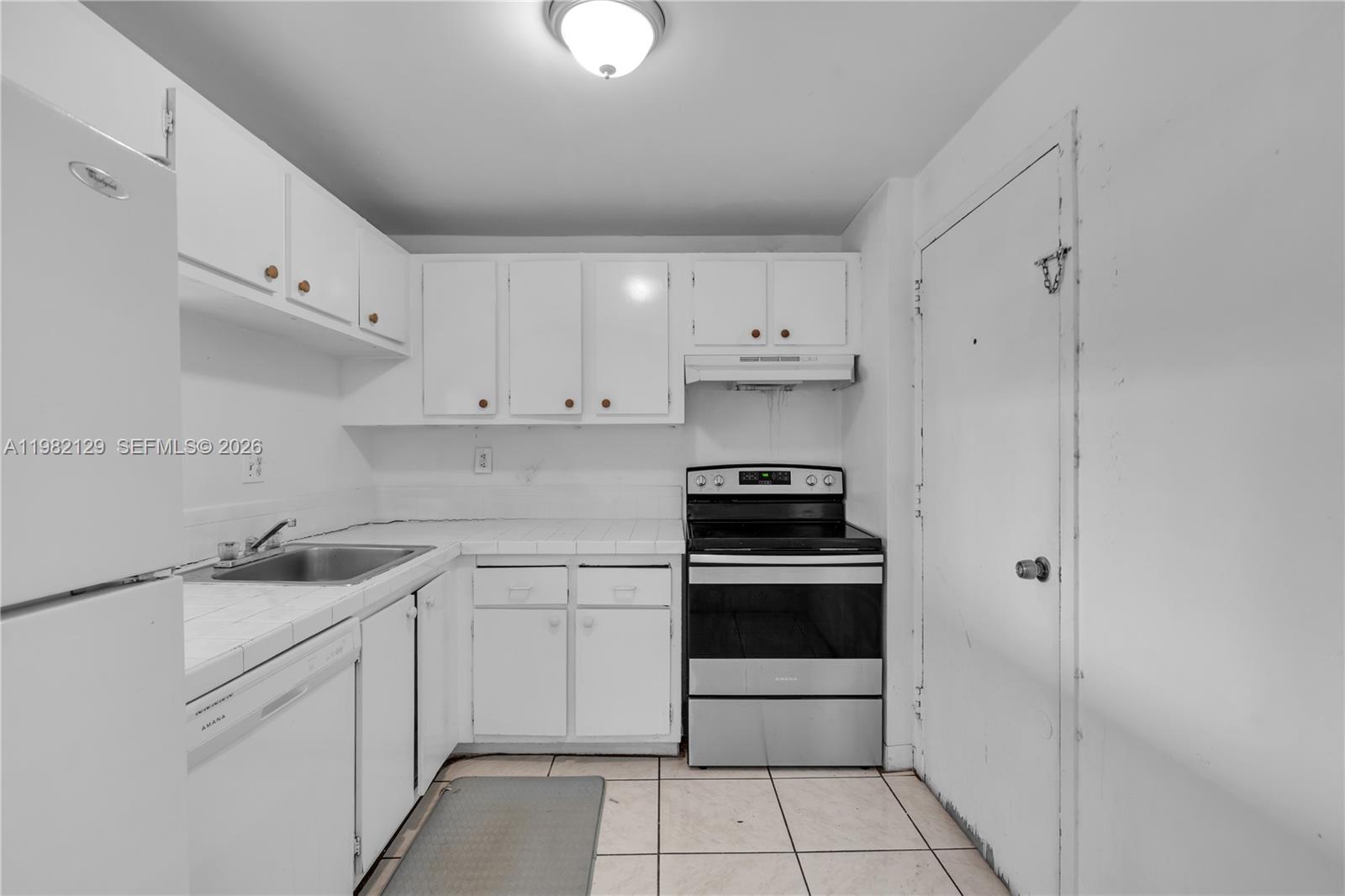 DADELAND PLACE CONDO - Residential