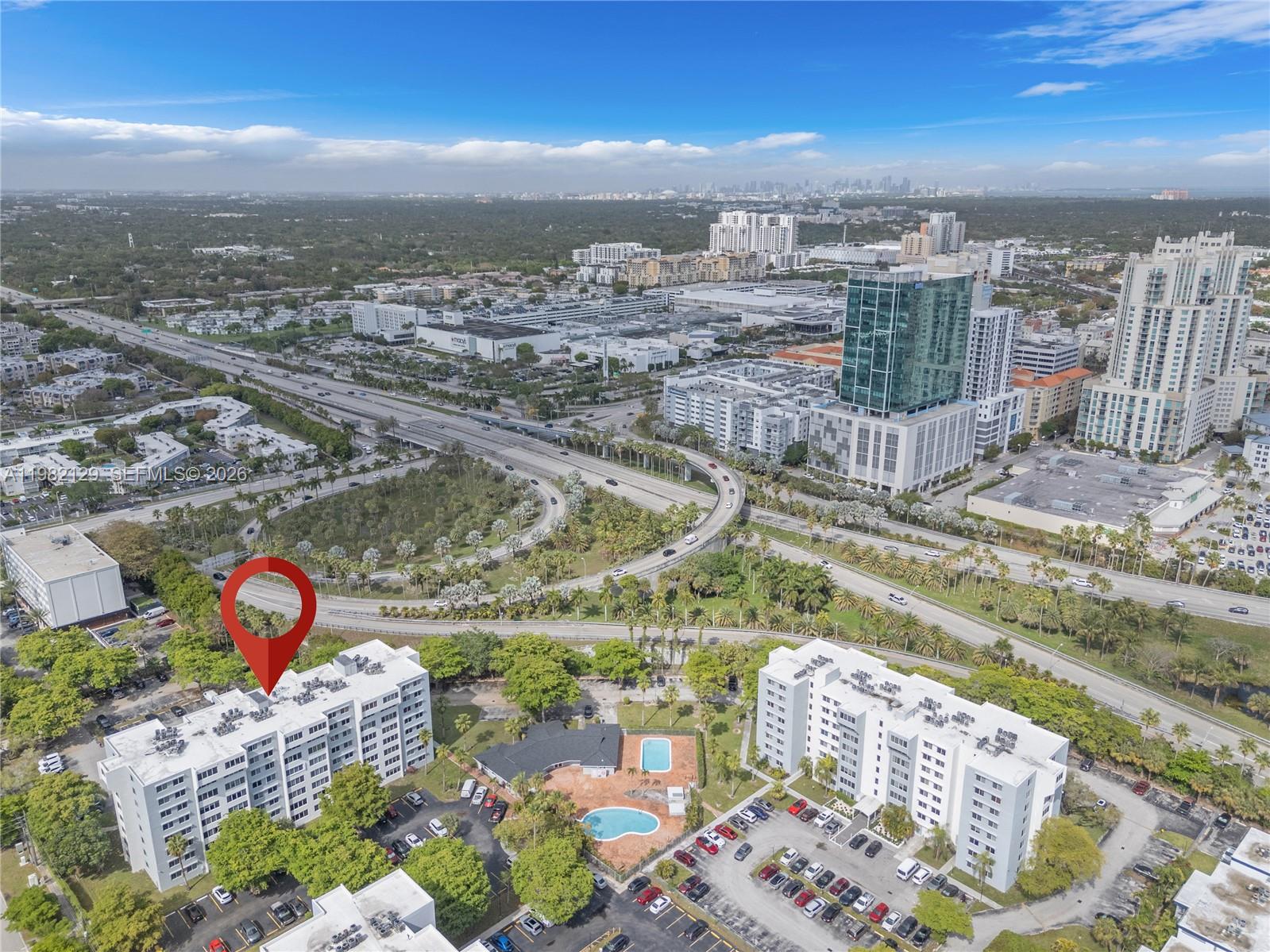 DADELAND PLACE CONDO - Residential