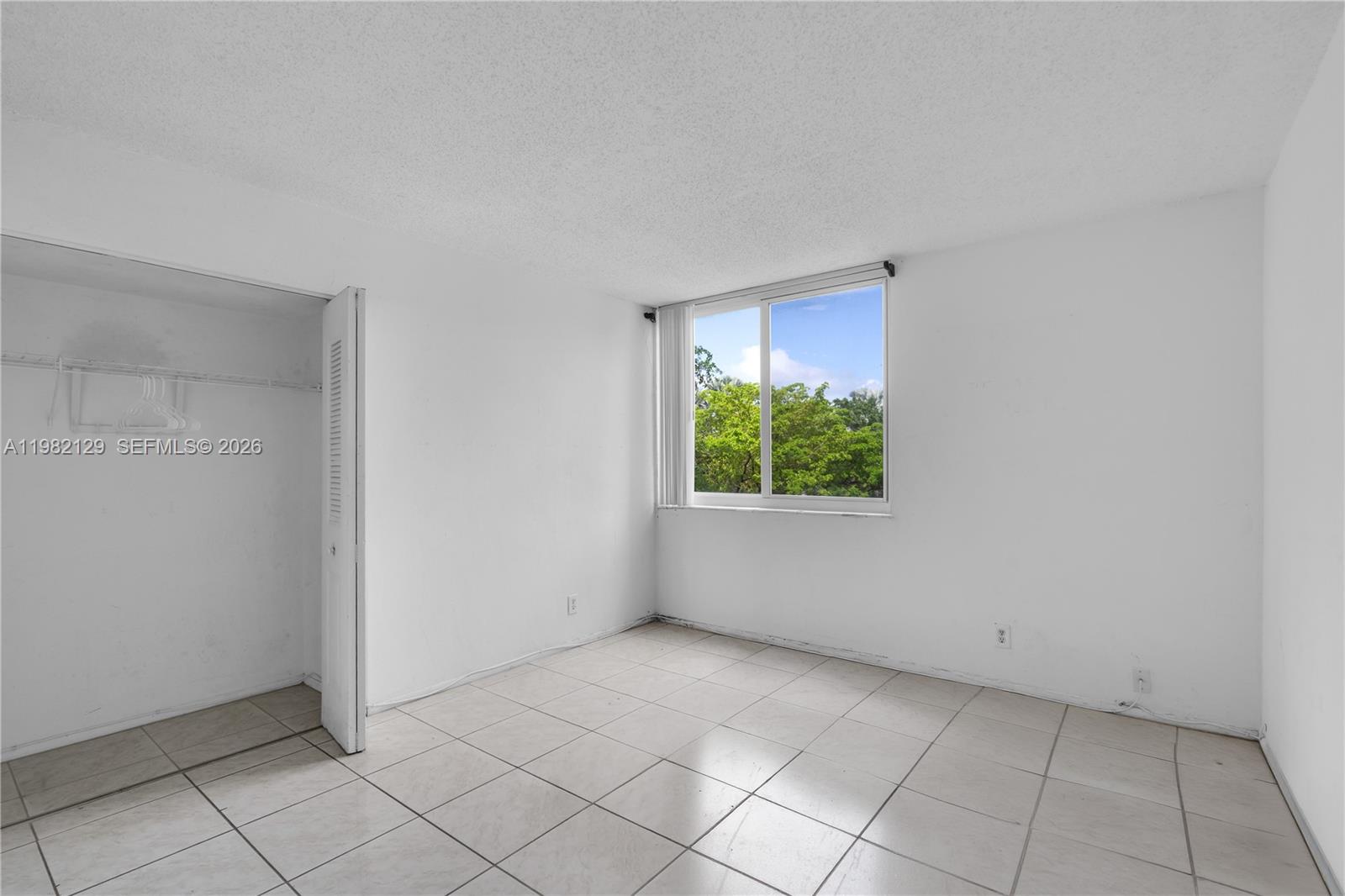 DADELAND PLACE CONDO - Residential