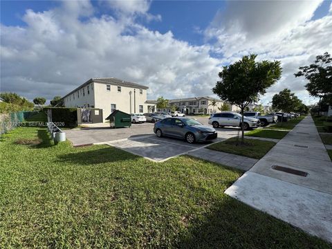 Tiny photo for 2604 SE 19th St, Homestead, FL 33035 (MLS # A11977013)