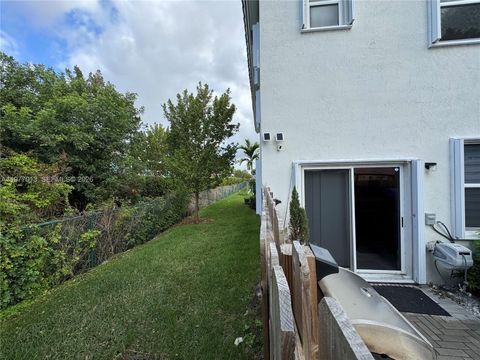 Tiny photo for 2604 SE 19th St, Homestead, FL 33035 (MLS # A11977013)