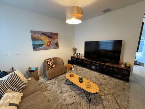 Tiny photo for 2604 SE 19th St, Homestead, FL 33035 (MLS # A11977013)