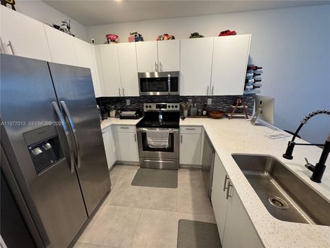 Tiny photo for 2604 SE 19th St, Homestead, FL 33035 (MLS # A11977013)