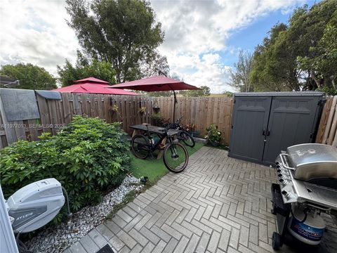 Tiny photo for 2604 SE 19th St, Homestead, FL 33035 (MLS # A11977013)