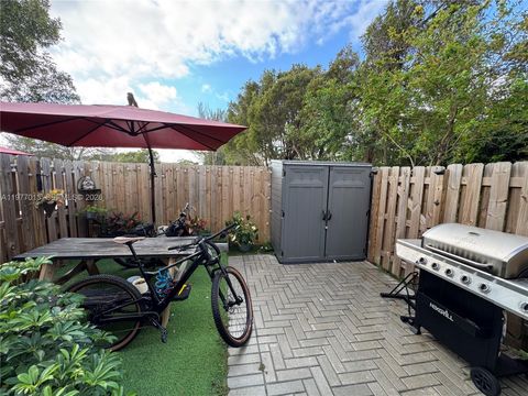 Tiny photo for 2604 SE 19th St, Homestead, FL 33035 (MLS # A11977013)