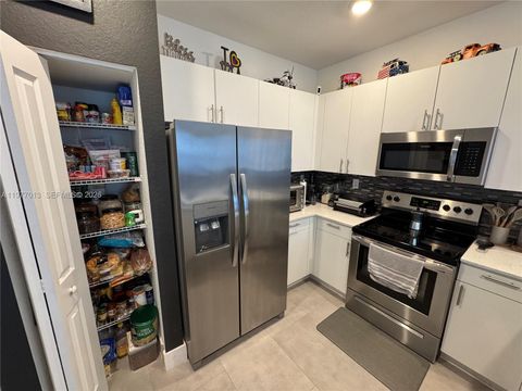 Tiny photo for 2604 SE 19th St, Homestead, FL 33035 (MLS # A11977013)