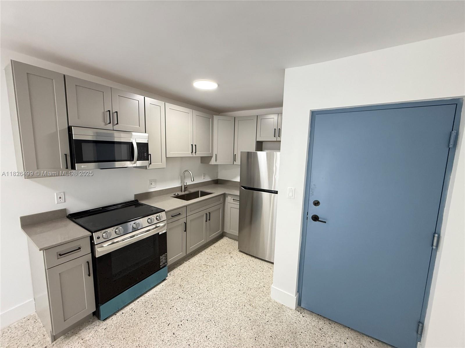 180 NE 57th St 7