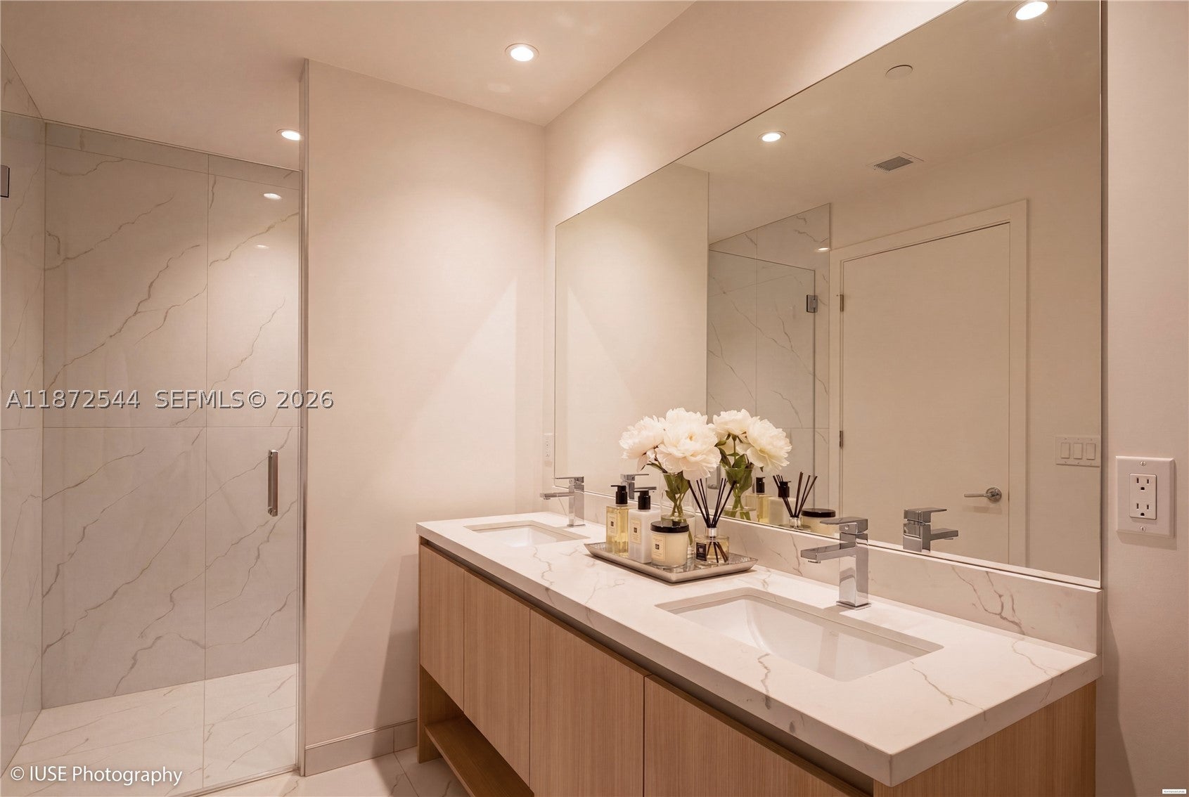9901 W Bay Harbor Dr 403