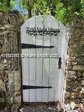 3940 Main Hwy Cottage, Miami, Broward County, Florida - 1 Bathrooms - 