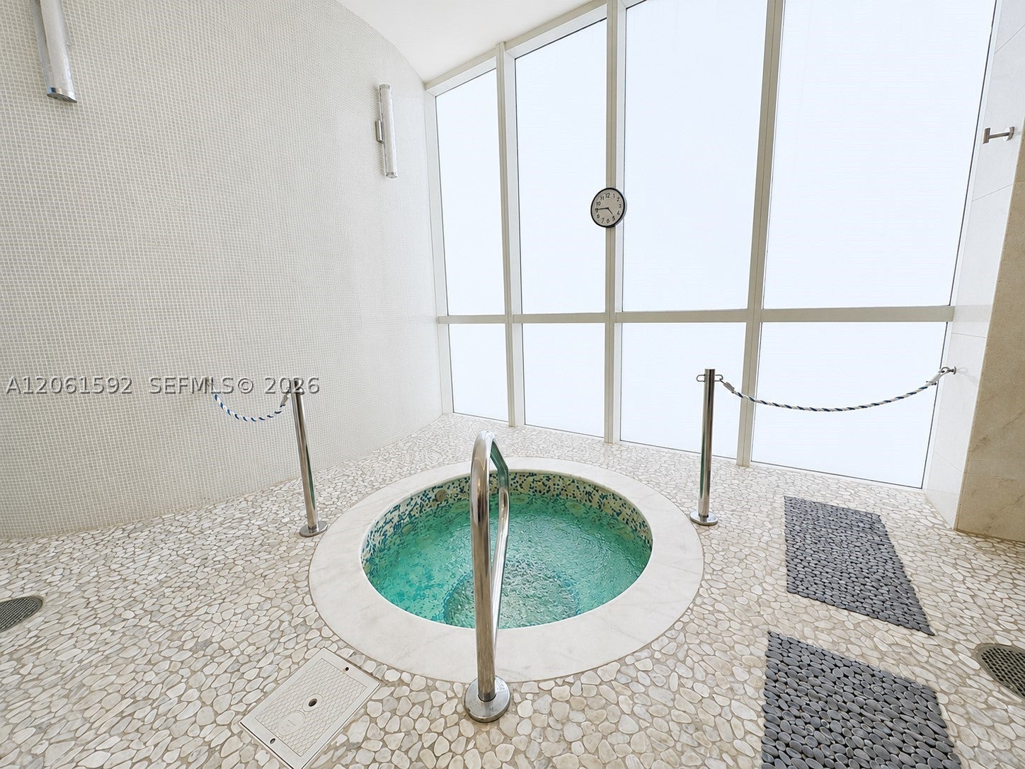 18101 Collins Ave 506