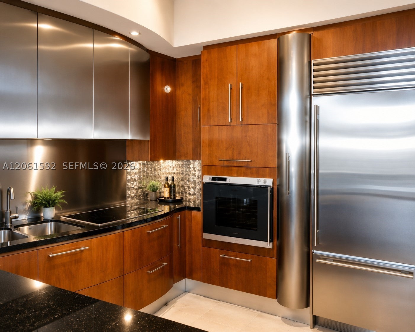 18101 Collins Ave 506
