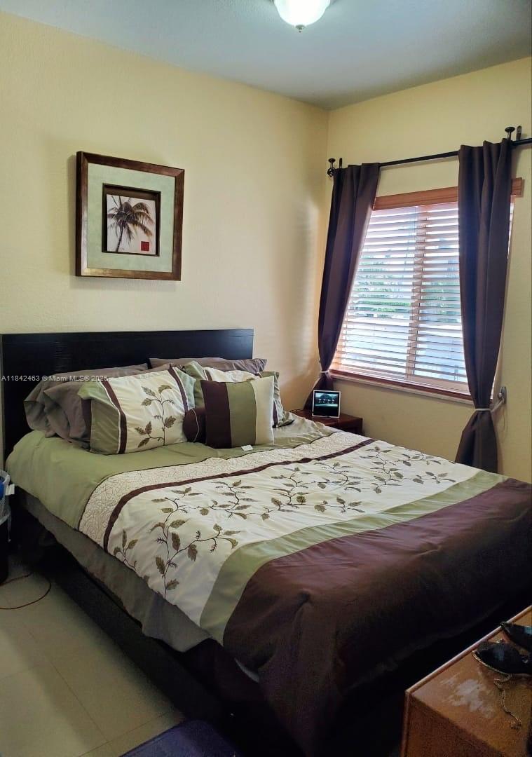 LONG KEY PROJ PROP LINE S - Residential