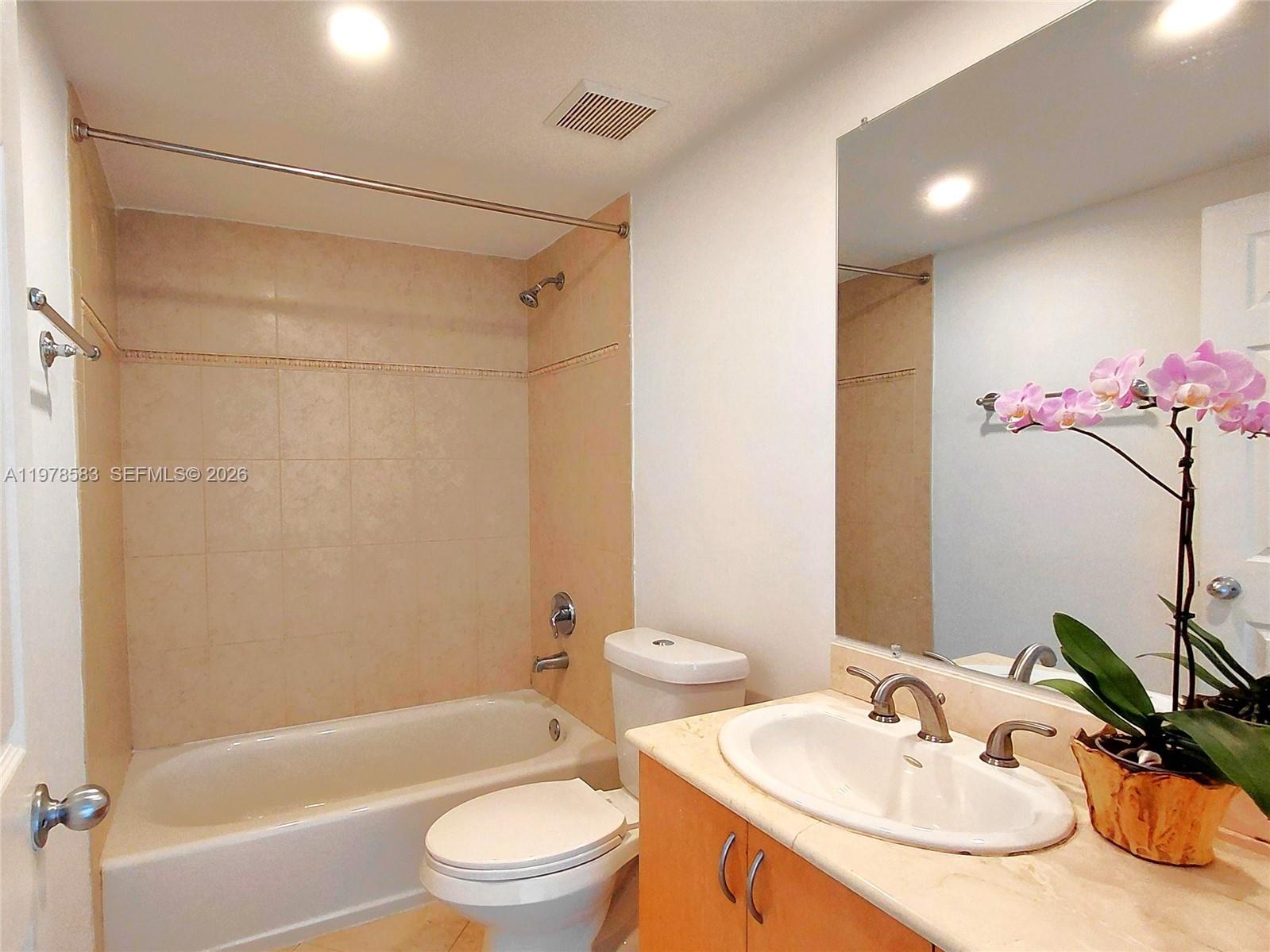 ISLAND POINTE CONDO - Residential Lease