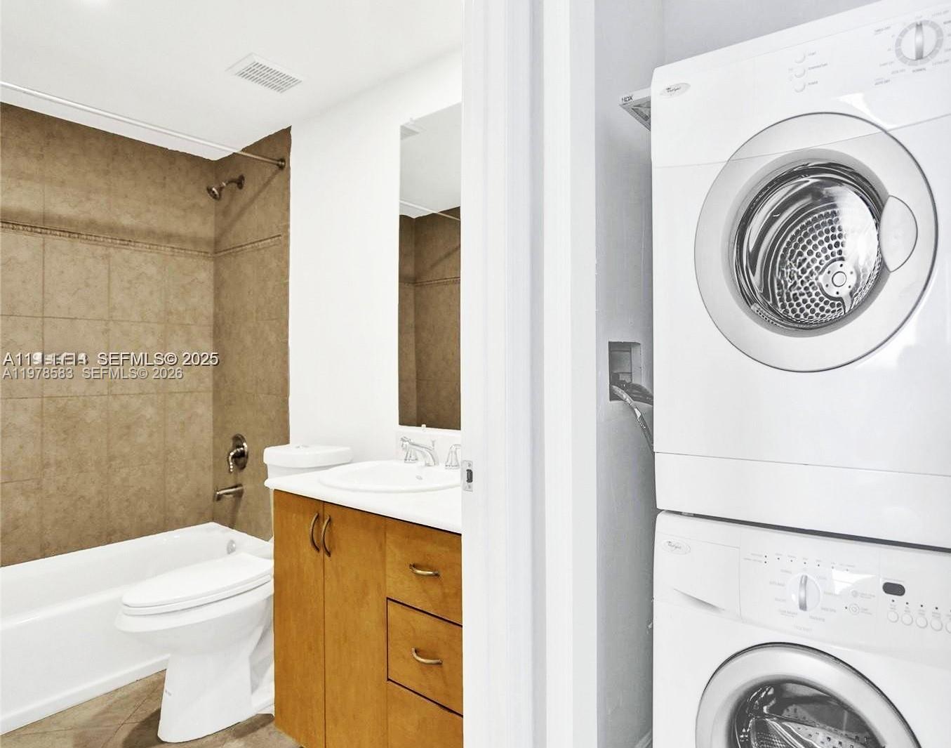 ISLAND POINTE CONDO - Residential Lease