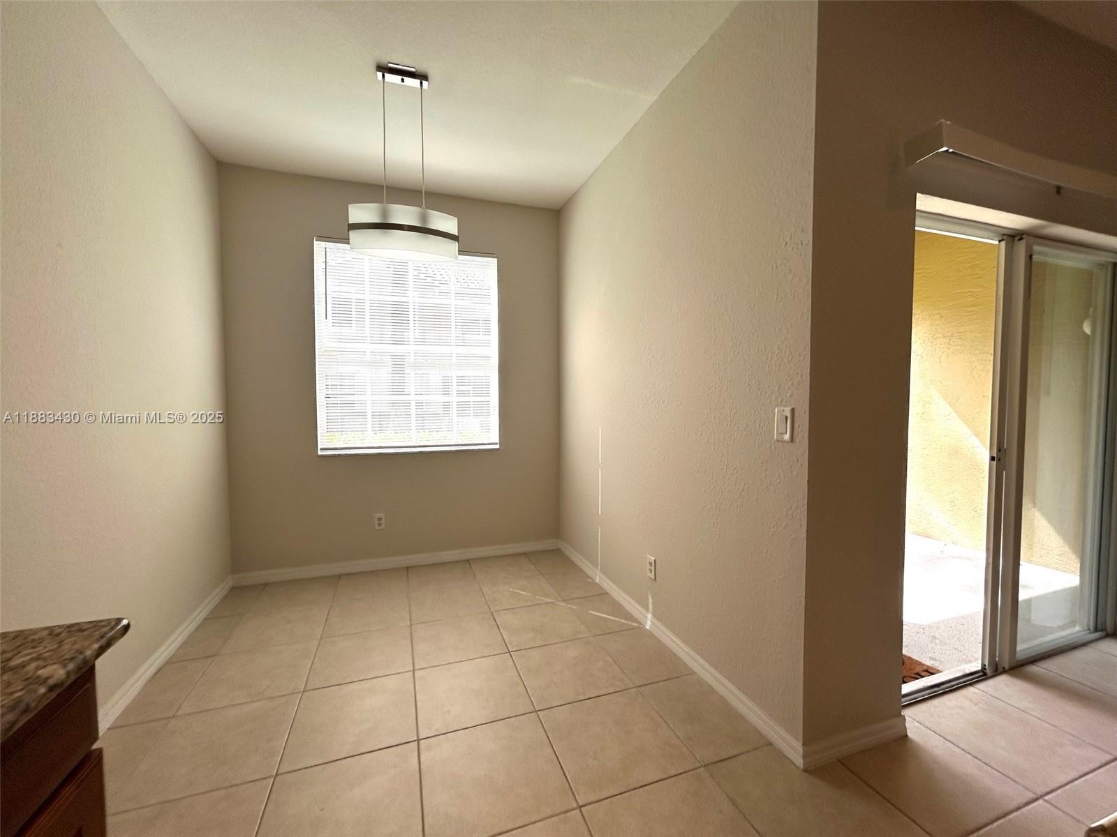 LEXINGTON LAKES - Residential