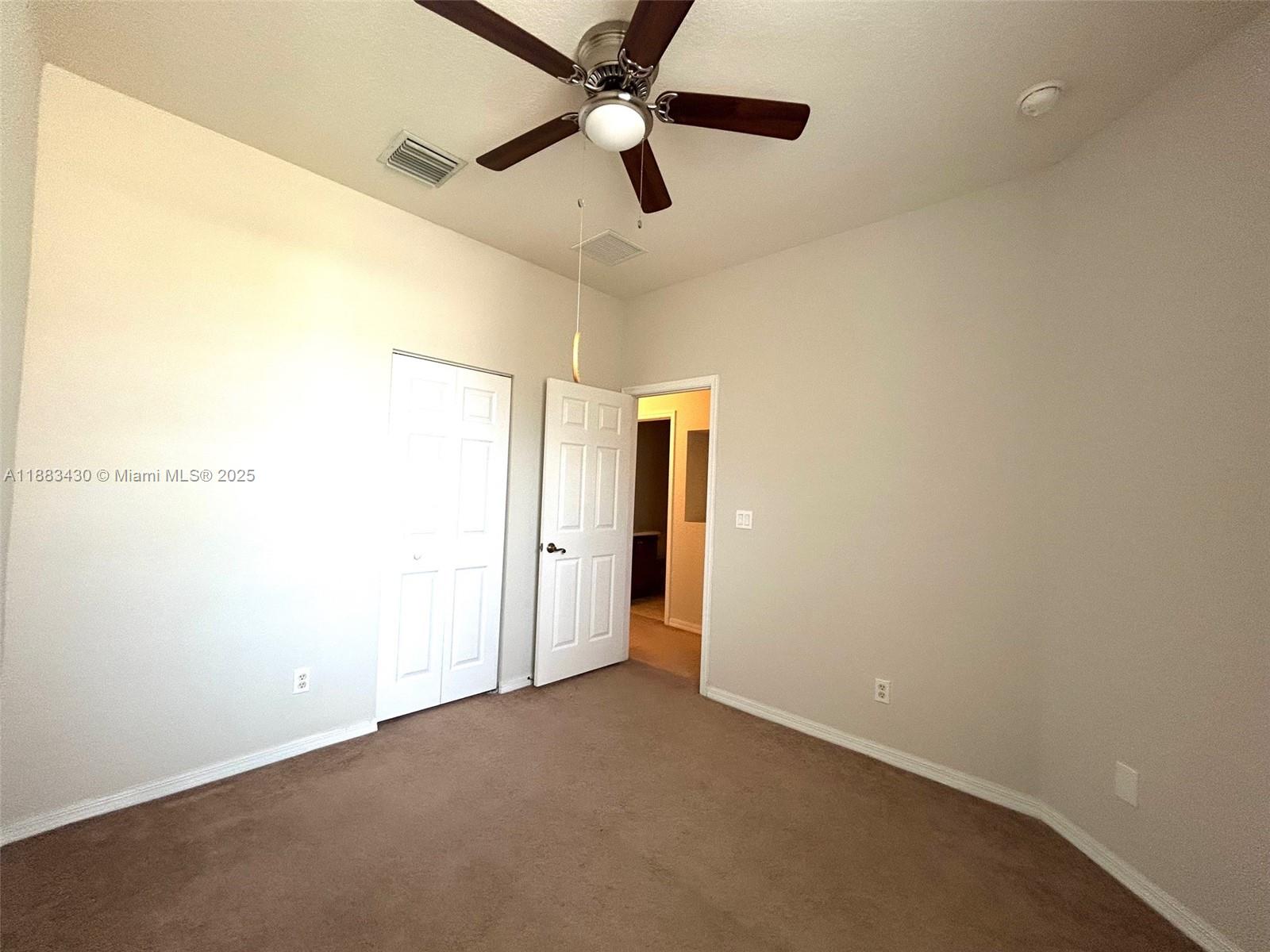 LEXINGTON LAKES - Residential