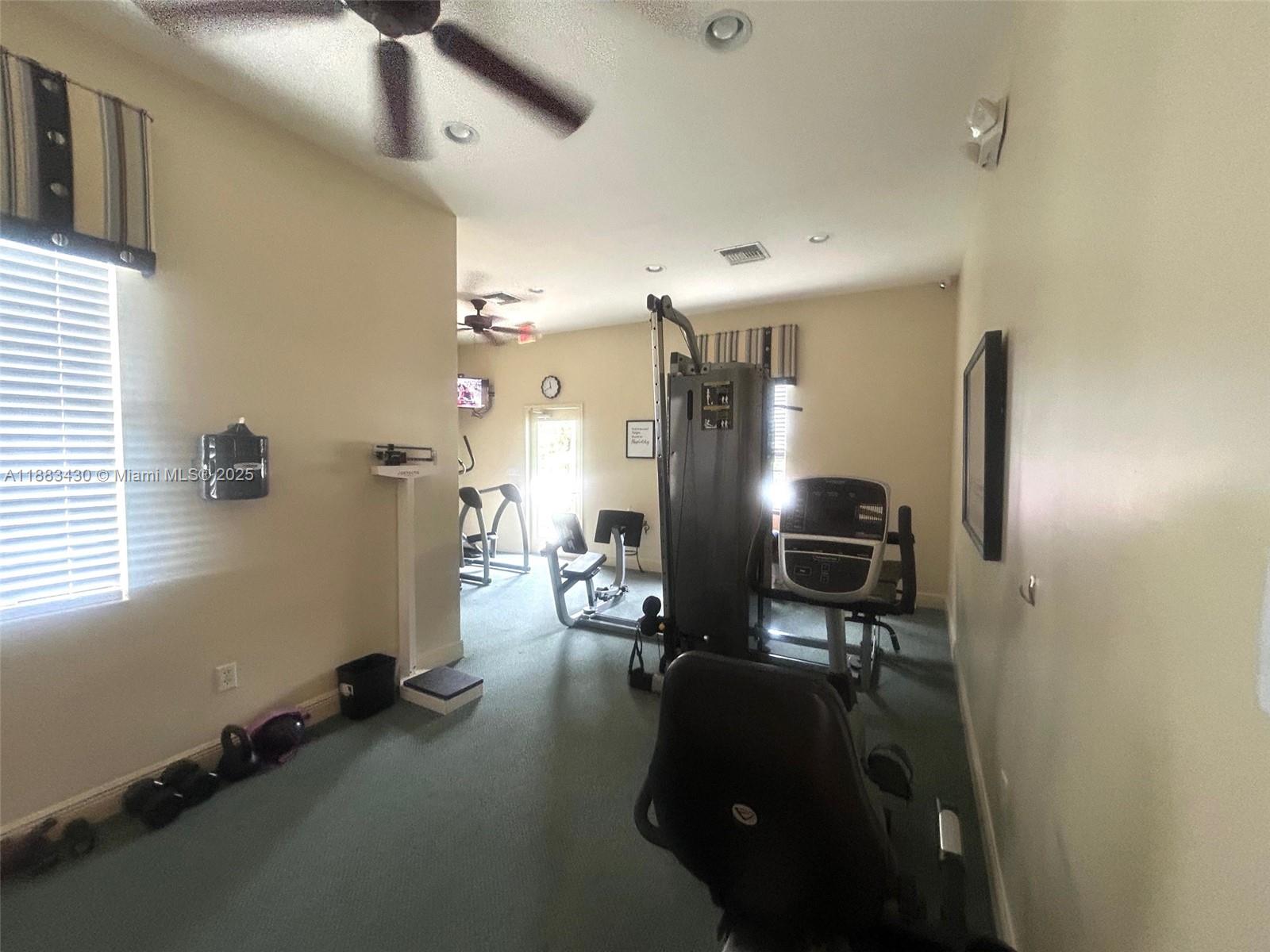 LEXINGTON LAKES - Residential