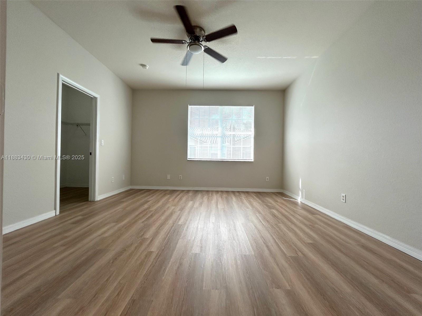 LEXINGTON LAKES - Residential