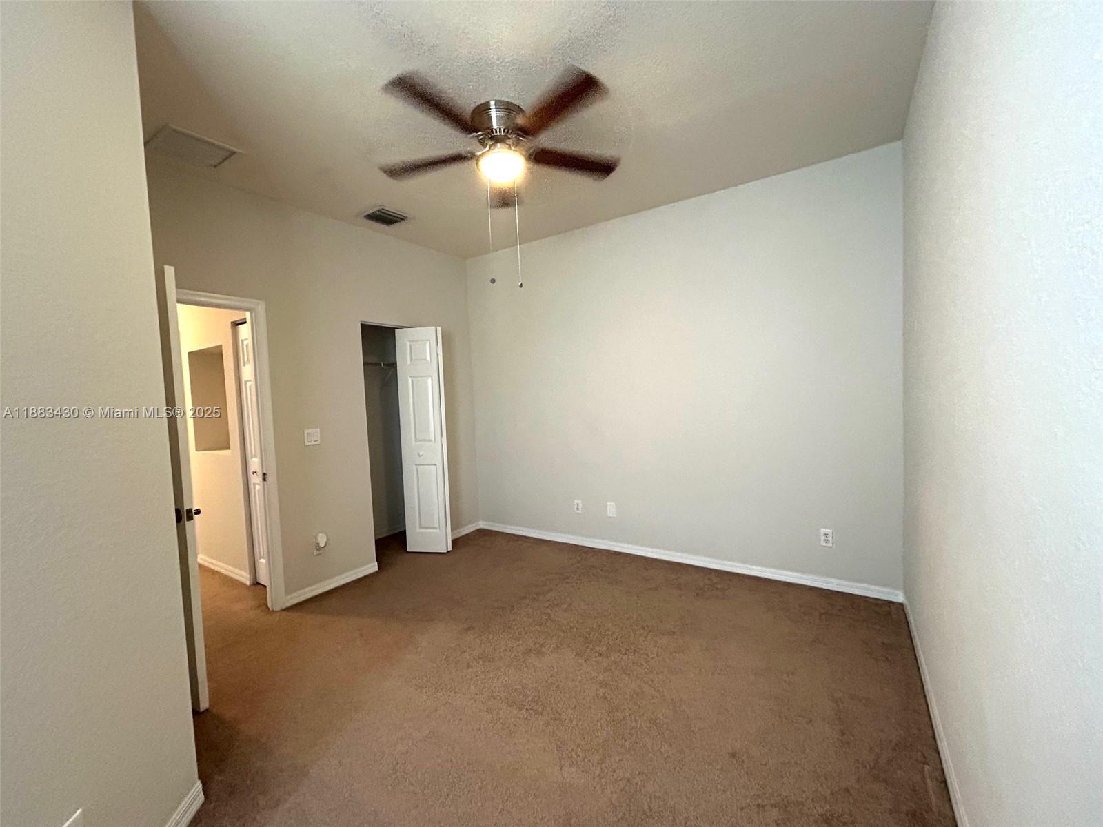 LEXINGTON LAKES - Residential
