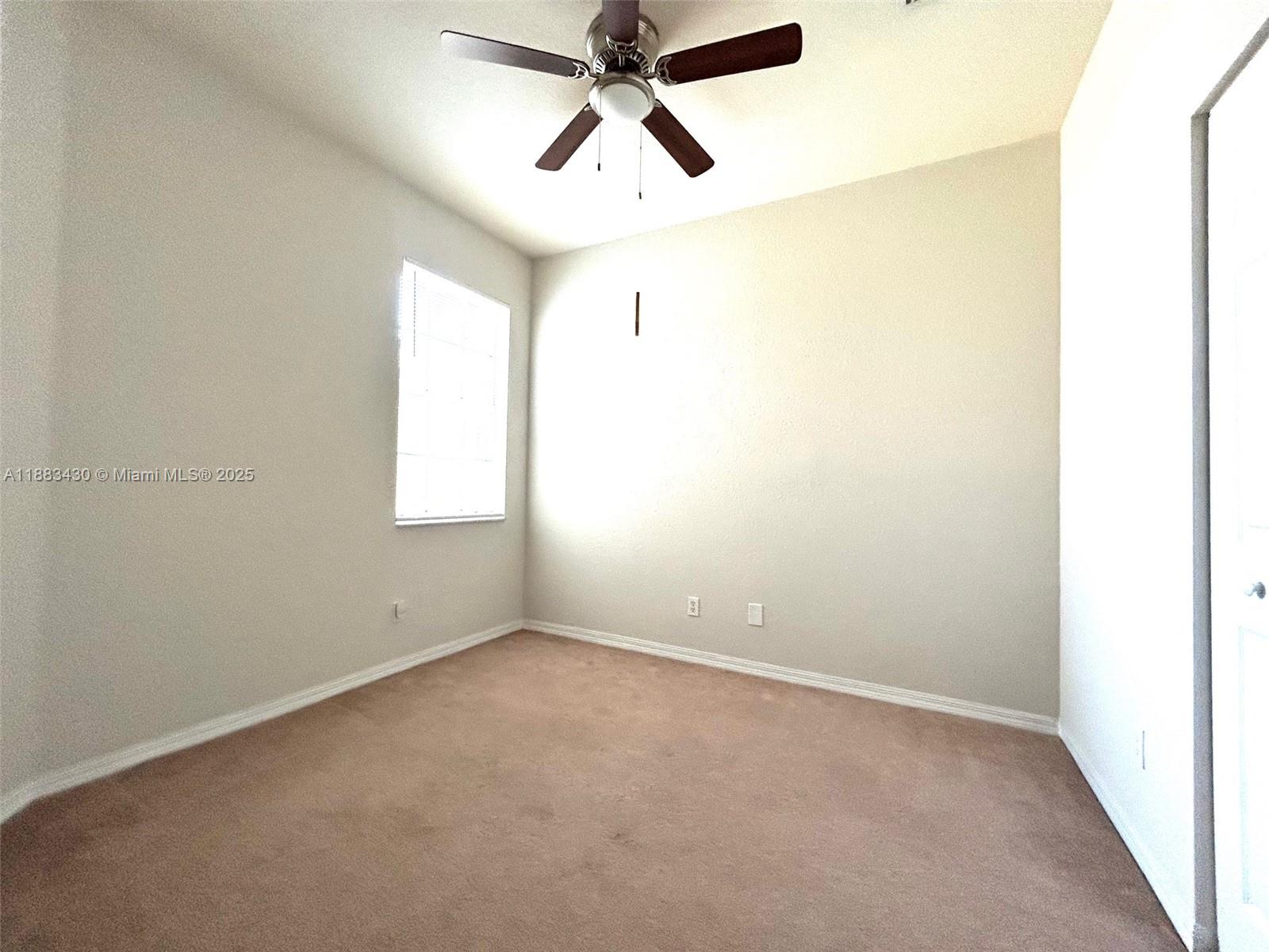LEXINGTON LAKES - Residential