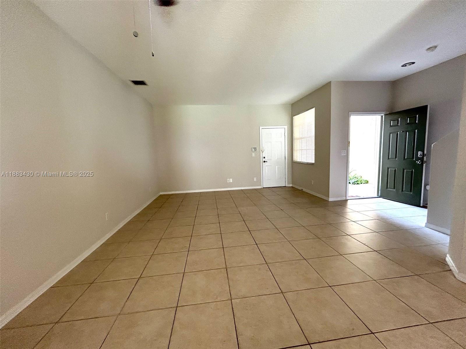 LEXINGTON LAKES - Residential