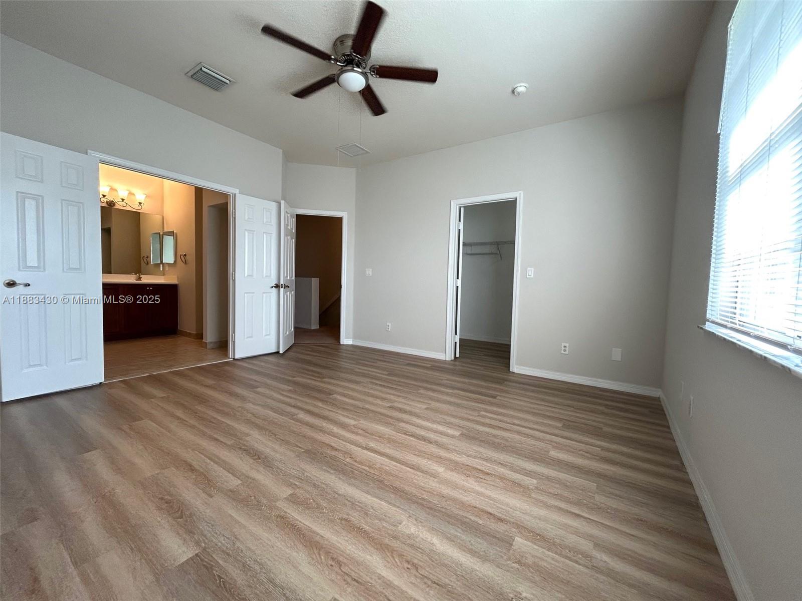 LEXINGTON LAKES - Residential