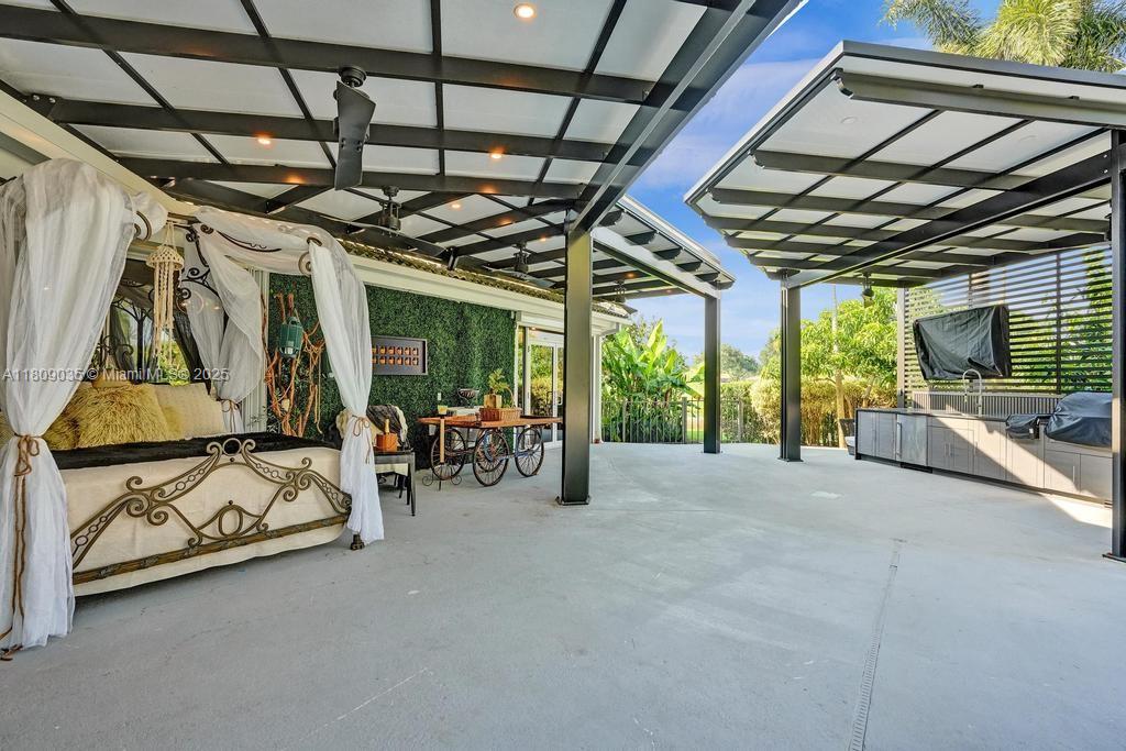 IBIS GOLF AND COUNTRY CLU - Residential