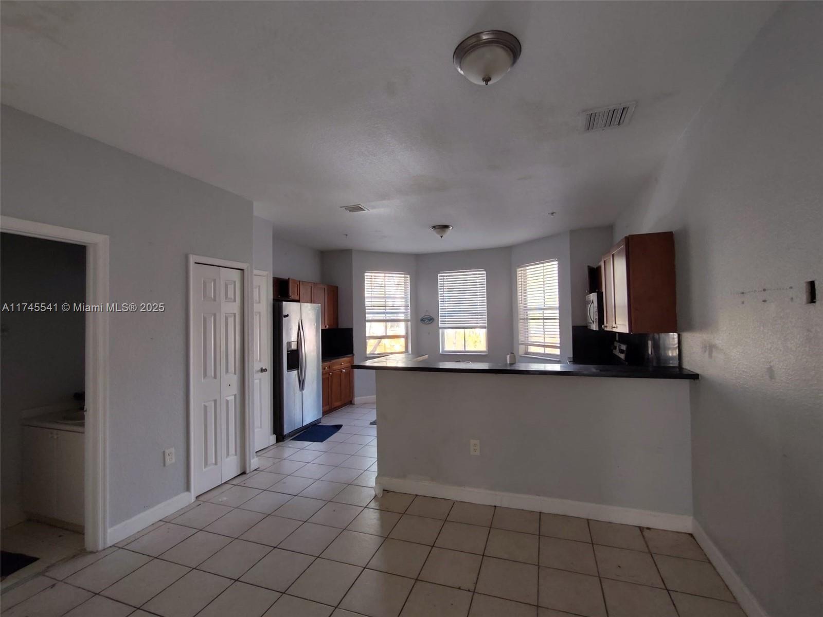 SHOMA TOWNHOMES AT ROYAL - Residential