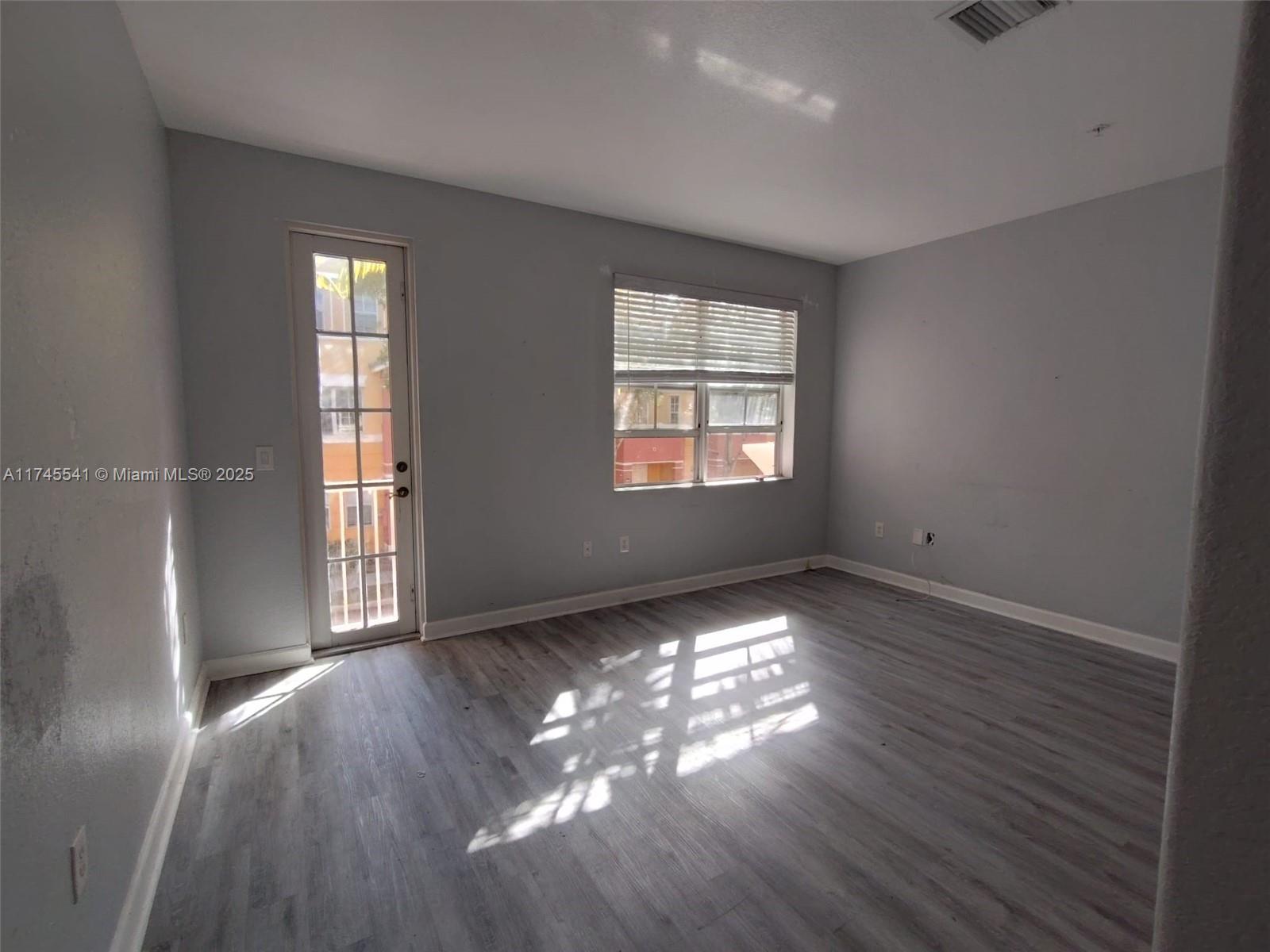 SHOMA TOWNHOMES AT ROYAL - Residential